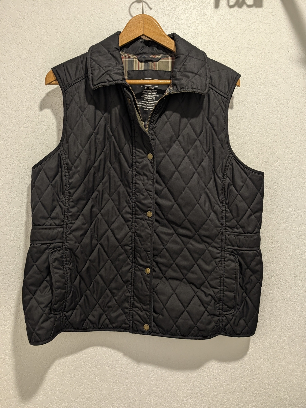 L.L. Bean Women's XL Quilted Vest Black Diamond Stitching Plaid Lining